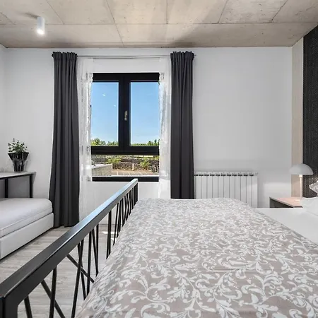 Modern M30 With Private Pool, 3 En-suite Bedrooms * Ugljane