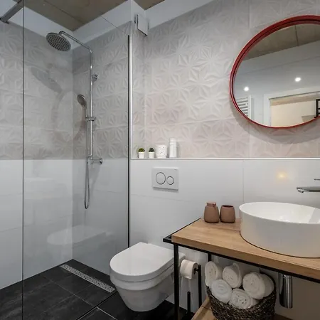 Modern M30 With Private Pool, 3 En-suite Bedrooms Villa