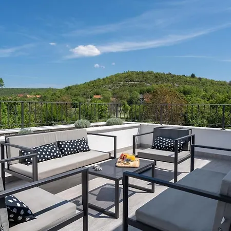 Villa Modern M30 With Private Pool, 3 En-suite Bedrooms Ugljane