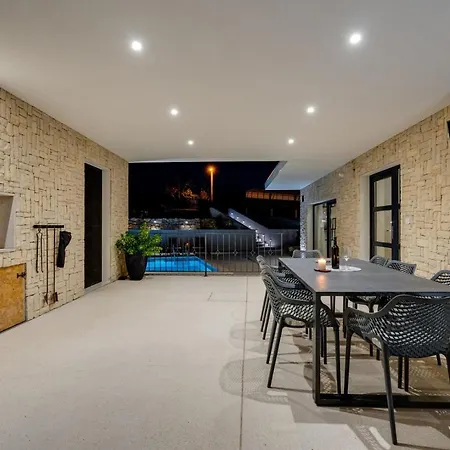 Villa Modern M30 With Private Pool, 3 En-suite Bedrooms