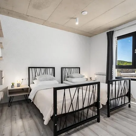 Modern M30 With Private Pool, 3 En-suite Bedrooms Villa