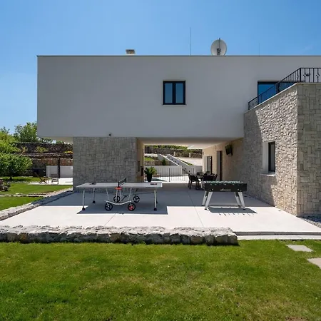 Modern M30 With Private Pool, 3 En-suite Bedrooms Villa Ugljane