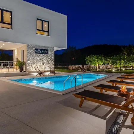 Modern M30 With Private Pool, 3 En-suite Bedrooms Villa